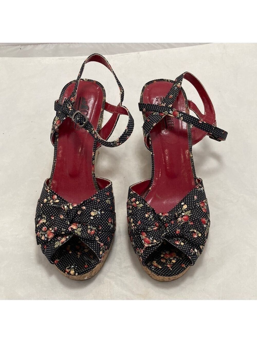 CLIFFS Sandals by White Mountain - Picture 1 of 13